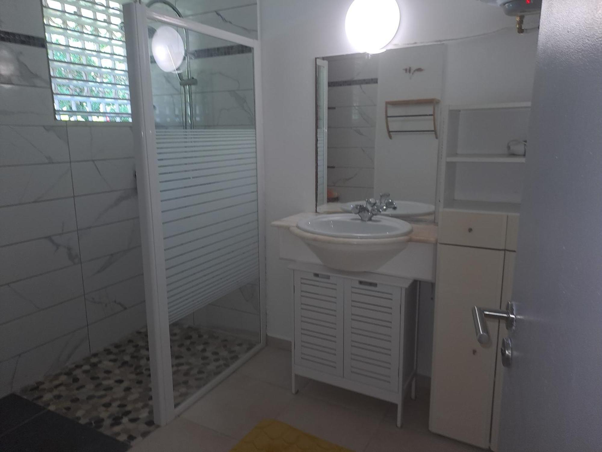 Appartement T2 Meuble Tout Confort Le Gosier  Kültér fotó